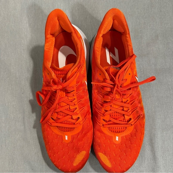 Nike Zoom Vomero orange/white sneakers, size 11, Syracuse player worn - Picture 3 of 12